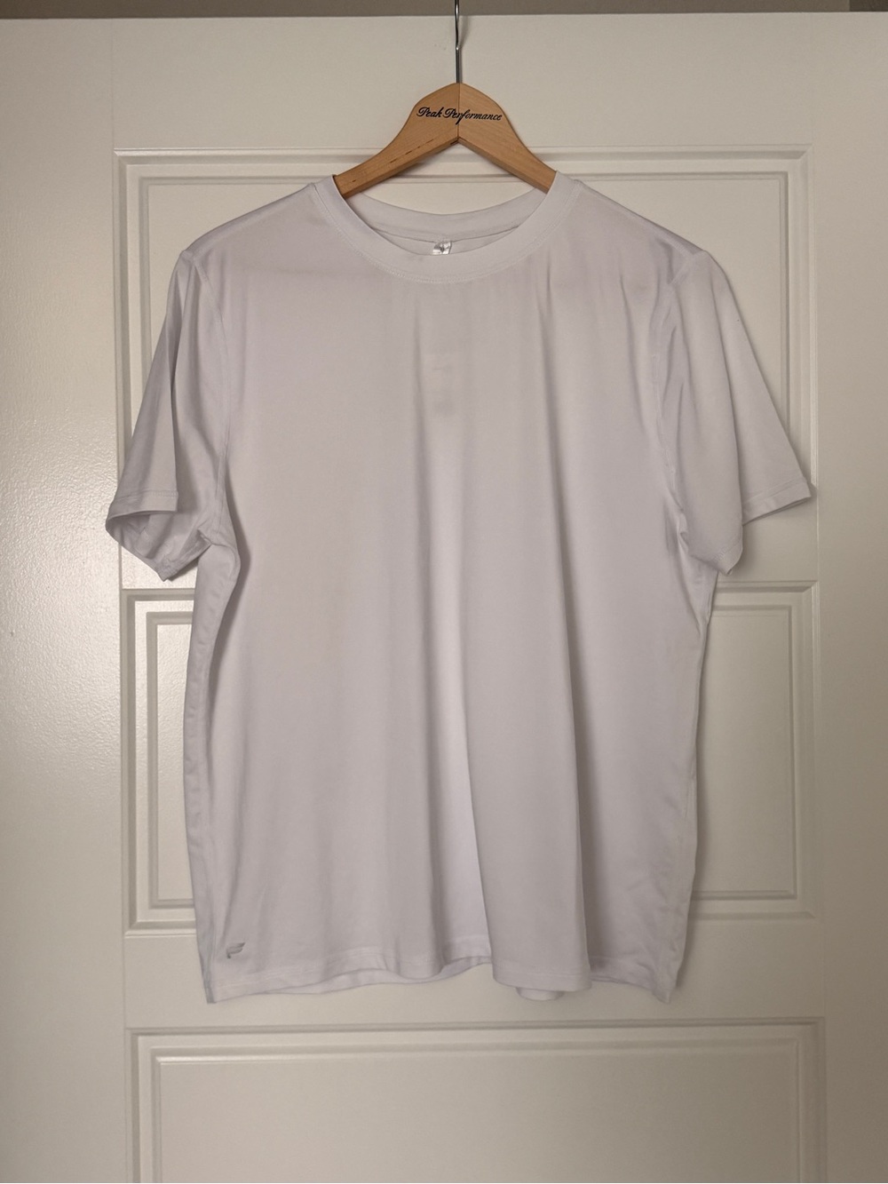Fabletics White Short Sleeve Crew Tee